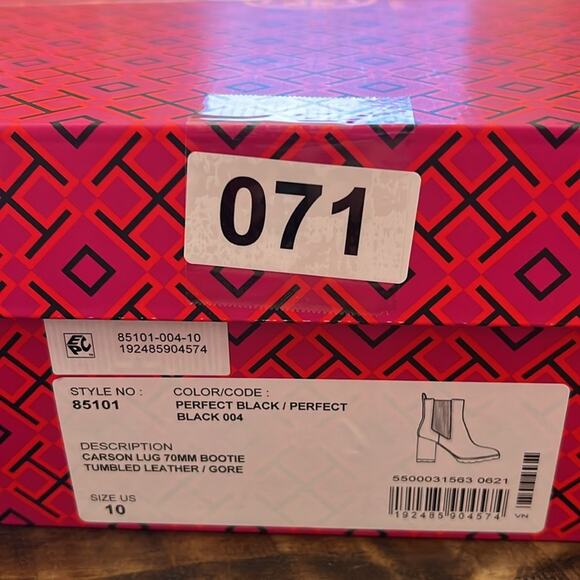 Tory Burch Carson Tumbled Leather Classic Chelsea Lug Sole Ankle Boots NEW 10 - Picture 12 of 12